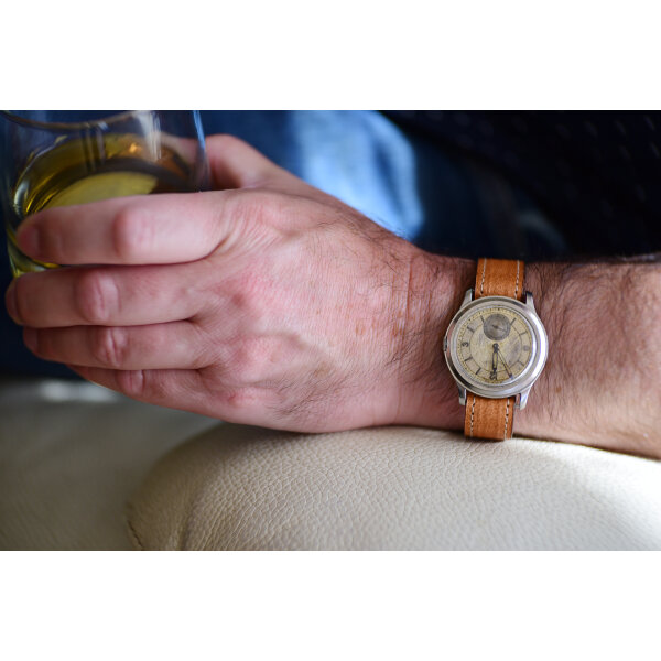 Prevliekací kožený remienok na hodinky 20mm – One Piece, cédrová hnedá, béžové prešívanie, ručne vyrobený. Ideálny pre Citizen, Tissot, Longines, Raketa, Poljot a iné.