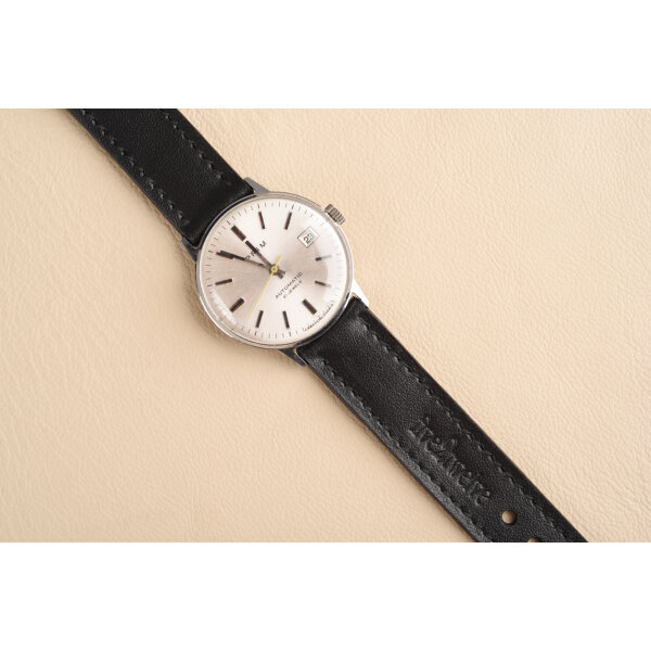 Čierny kožený remienok Classic, čierne prešitie, šírka 18 mm, ručne vyrobený.