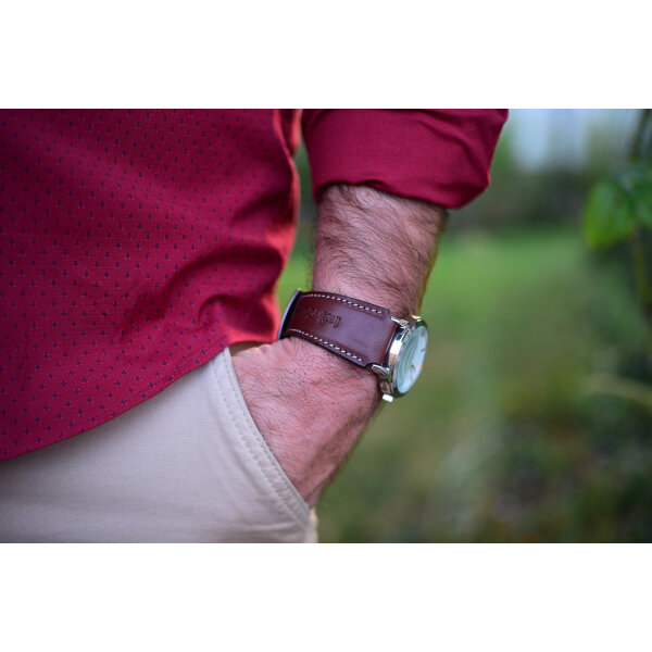 Remienok pre Apple Watch 1–9 a SE (38/40/41 mm) | Infinity 22mm, hnedá koža, béžové prešívanie, ručne vyrobený.