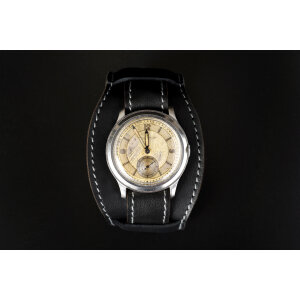 Prevliekací kožený remienok na hodinky 18mm s podložkou – One Piece, čierny, č sivé ierne prešívanie, ručne vyrobený. Ideálny pre Citizen, Tissot, Longines, Raketa, Poljot a iné.