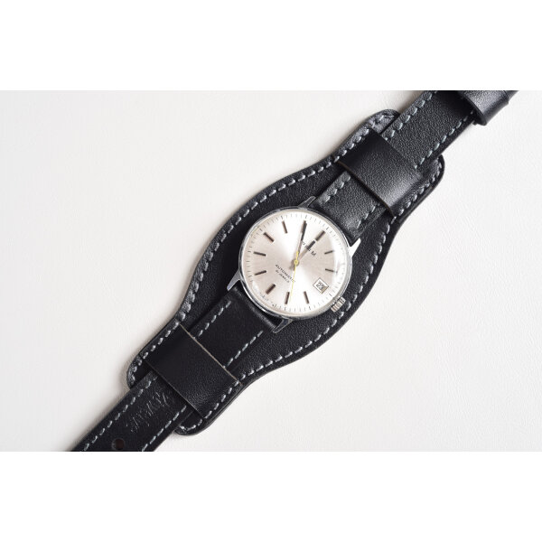 Remienok na hodinky 18mm „Classic“ s podložkou, čierna koža, sivé prešívanie, ručne vyrobený.