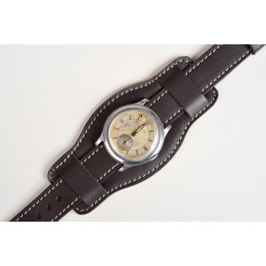 Prevliekací kožený remienok na hodinky 22mm s podložkou – One Piece, tmavohnedý, béžové prešívanie, ručne vyrobený. Ideálny pre Citizen, Tissot, Longines, Raketa, Poljot a iné.