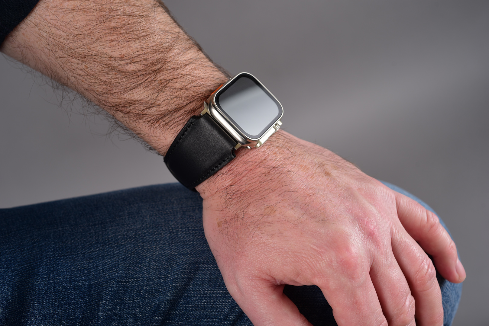 Kožený remienok pre Apple Watch Ultra 1,2 a série 1-10 | Infinity 24mm , hlboká čierna koža, čierne prešívanie.