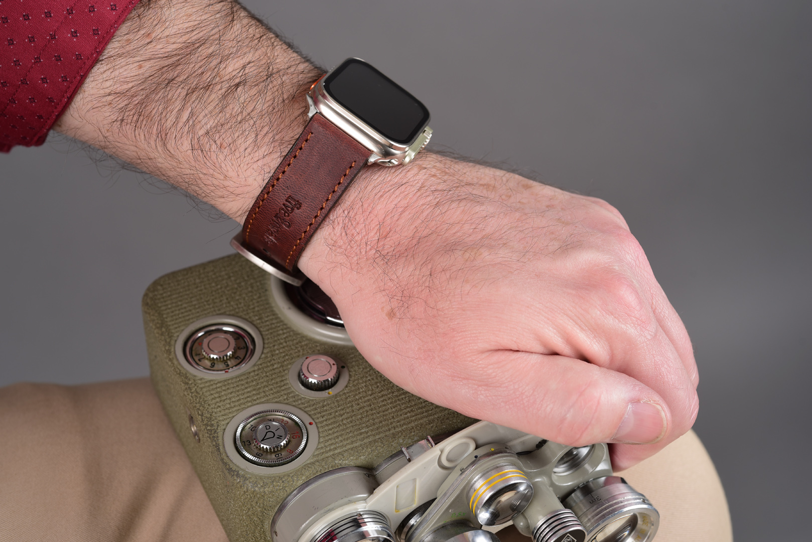 Remienok pre Apple Watch 42/44/45/46/49 mm | Classic, muflón, koňak, medené prešívanie, kompatibilný so sériami 1–10 a Ultra.
