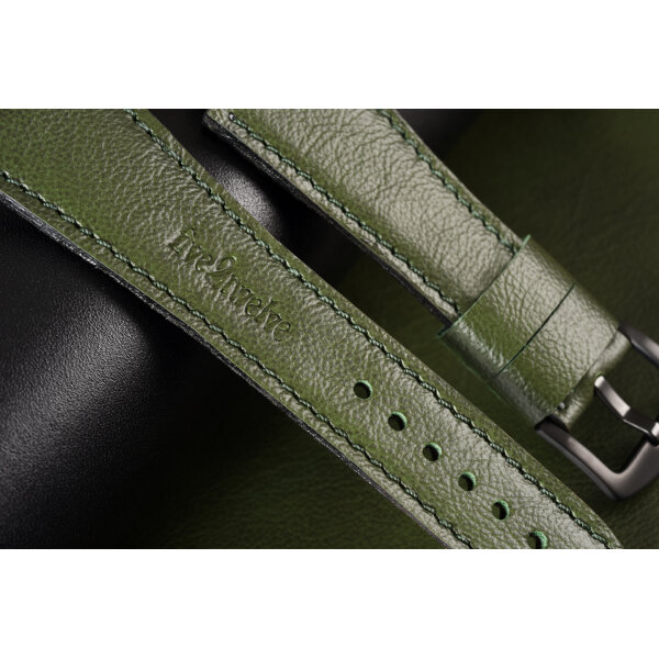 Remienok pre Apple Watch 1–9 a SE (38/40/41 mm), Infinity army zelená koža so zeleným prešívaním, ručne vyrobený.