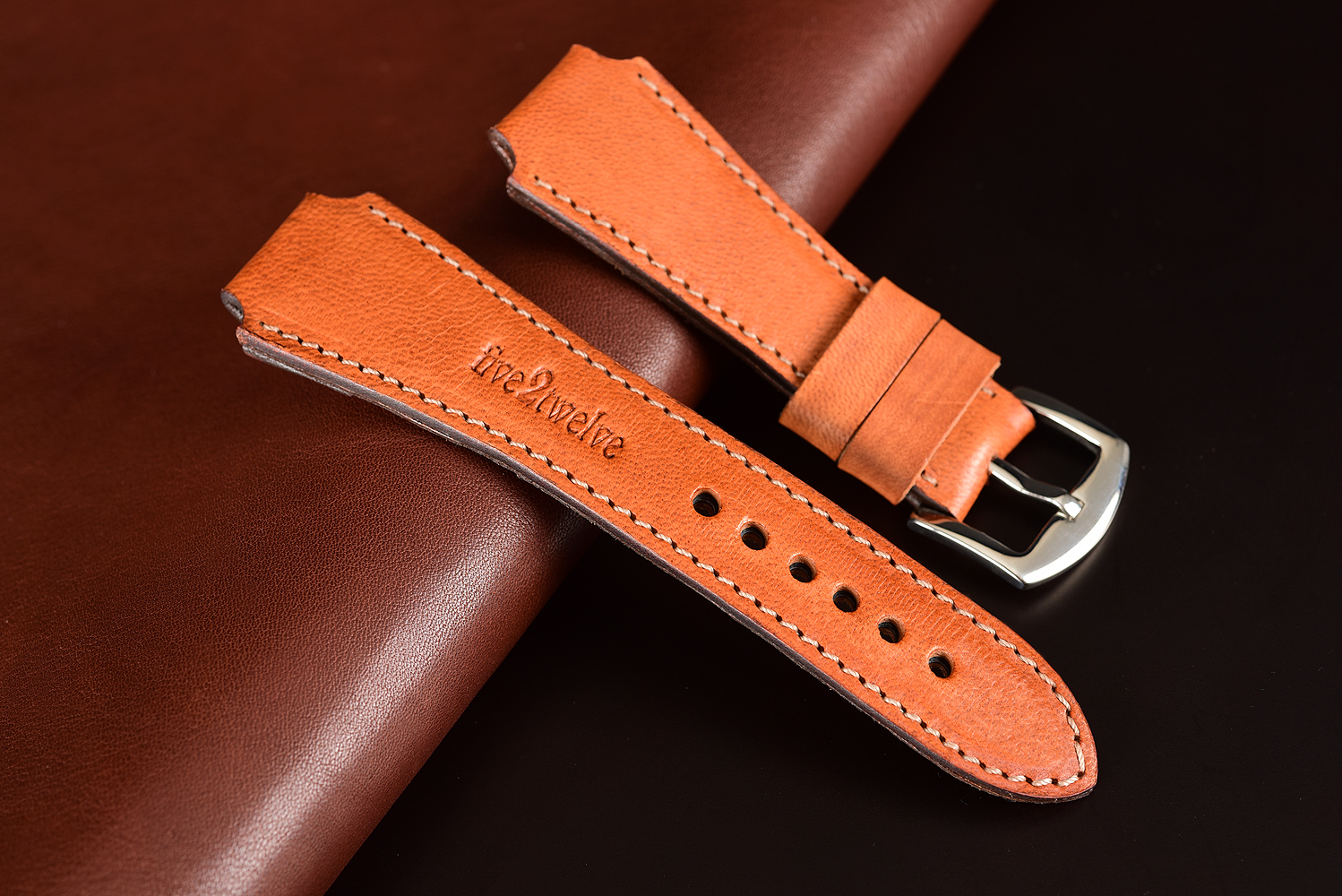 Remienok pre Apple Watch 1–10 a SE (38/40/41 mm) | Hunter, muflón- céder, béžové prešívanie, ručne vyrobený.