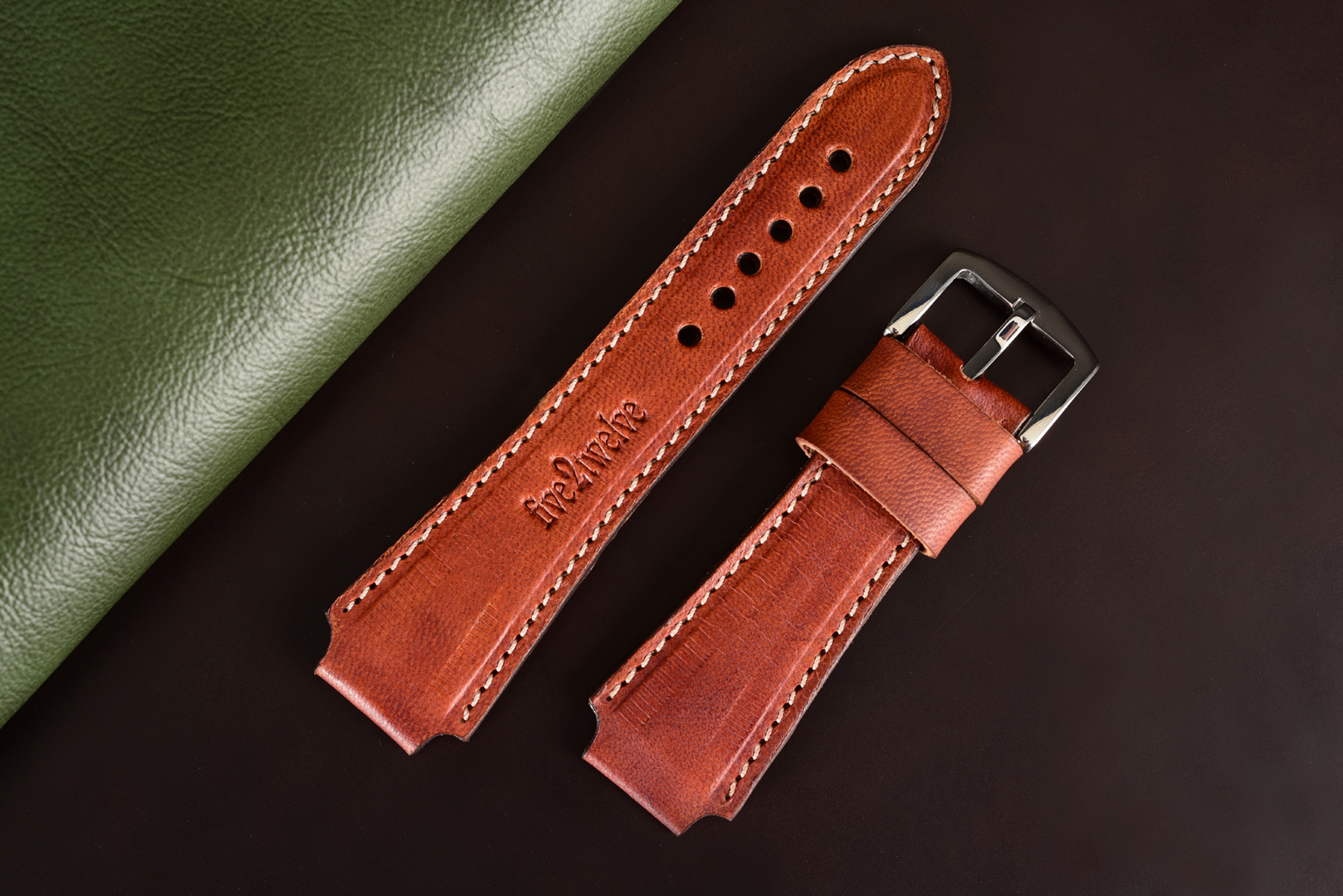 Remienok pre Apple Watch 1–9 a SE (38/40/41 mm) | Hunter, muflón-koňak, béžové prešívanie, ručne vyrobený.